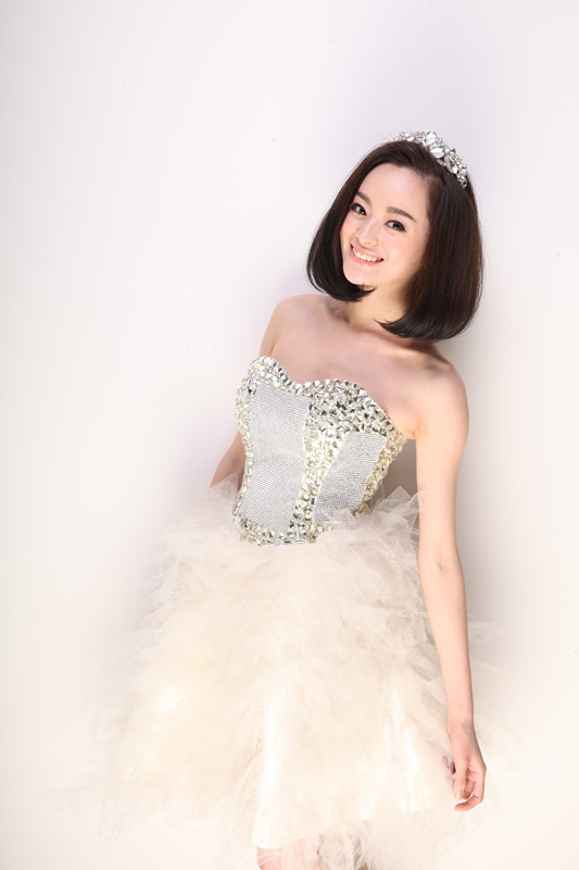  p>李善玉,出生于吉林省,毕业于北京现代音乐学院,中国内地女演员.