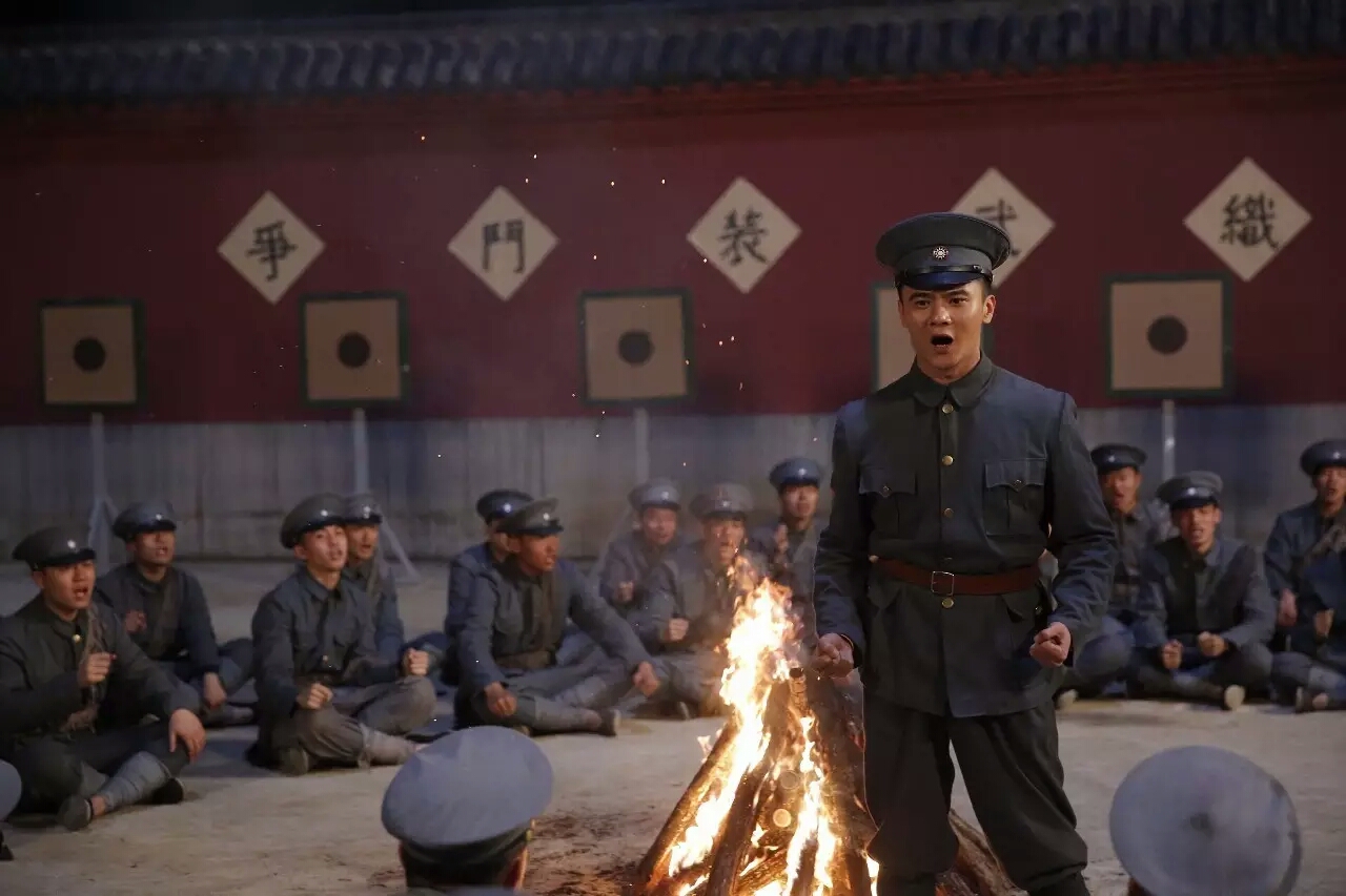 《热血军旗》是 a target="_blank" href="/item/中国中央电视台