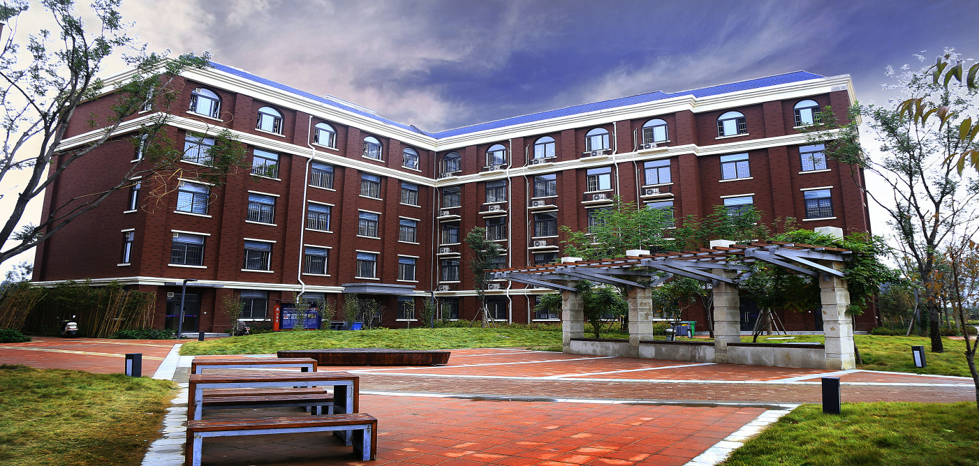  p>濮阳建业国际学校是一所全封闭,寄宿制学校,由建业集团投资2亿多