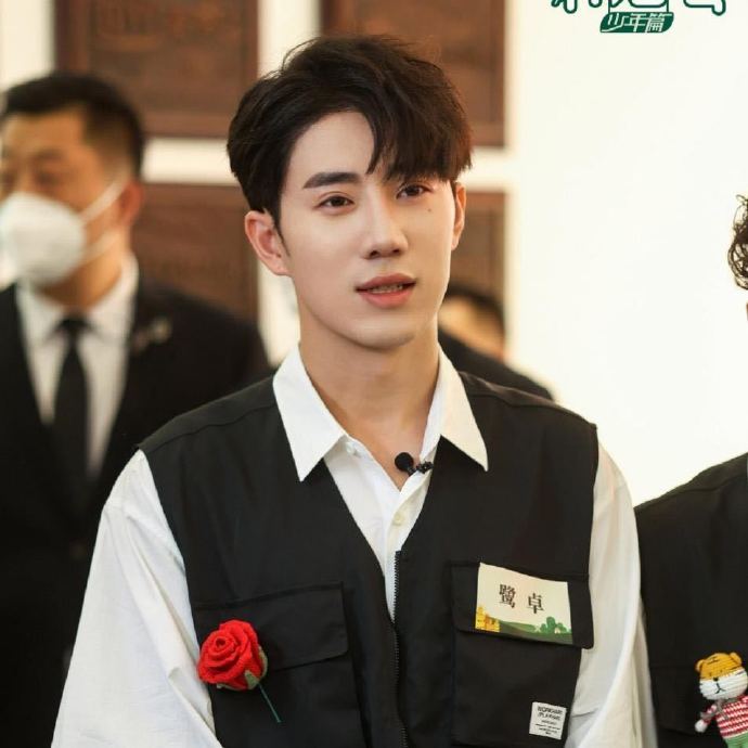 白色系旗下 a target="_blank" href="/item/艺人/6450105" data