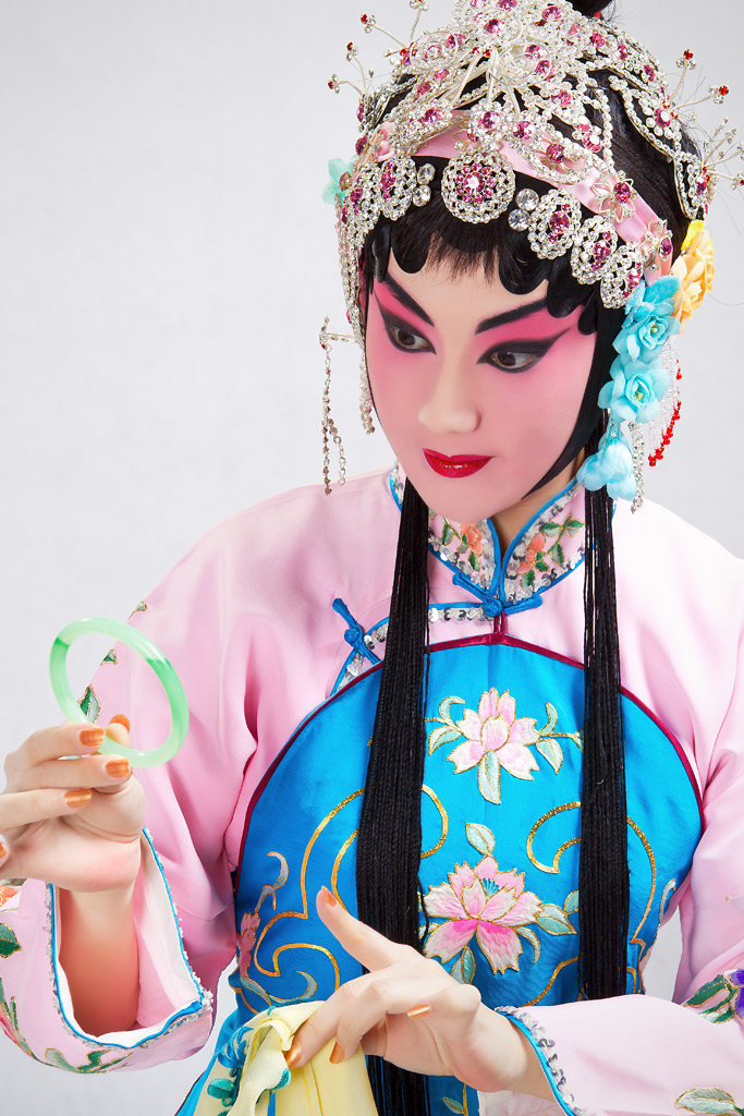  p>李爽,女, a target="_blank" href="/item/中国评剧院/8484996"