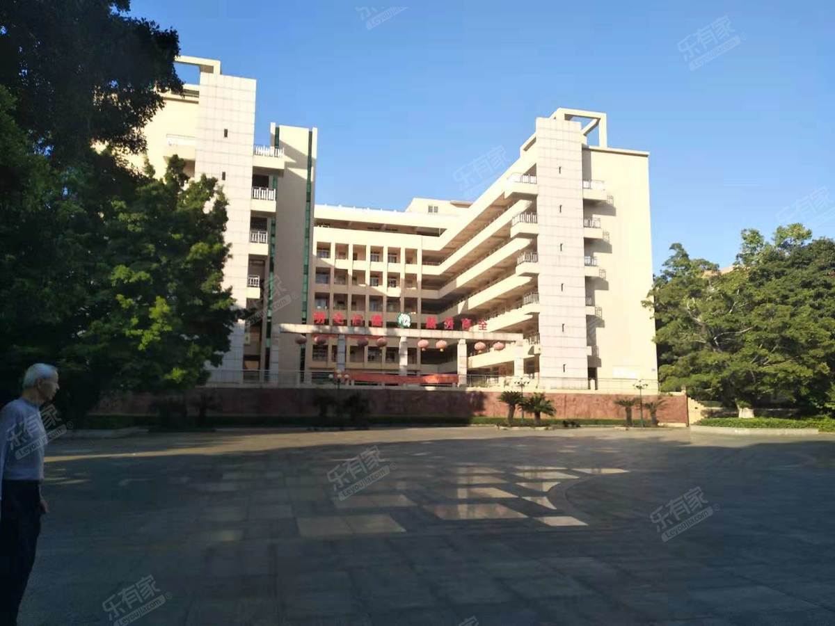 广州市花都区秀全外国语学校