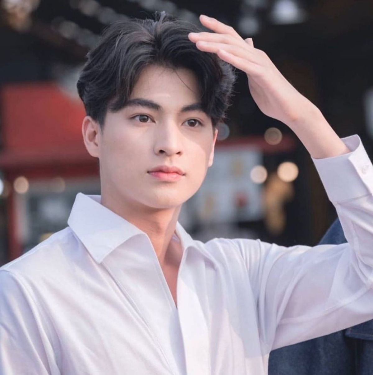 n40tvor">卡纳吾·翟彼帕塔纳朋(gulf),1997年12月4日出生于泰国曼谷