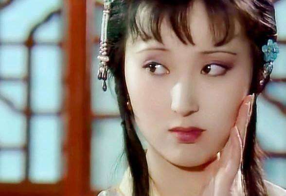 红楼梦：林黛玉和薛宝钗齐名，两人相比谁更看重钱呢？_百科TA说
