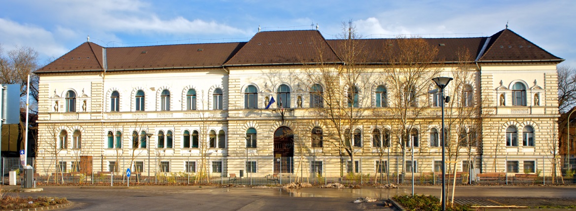  p>塞格德大学(匈牙利语:szegedi tudományegyetem,英语:university