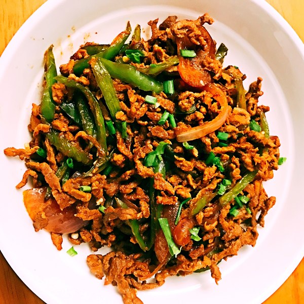 鲜椒炒牛肉丝