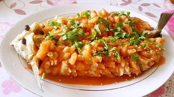 松鼠黄鱼(松鼠黄鱼正宗做法与刀法图片)