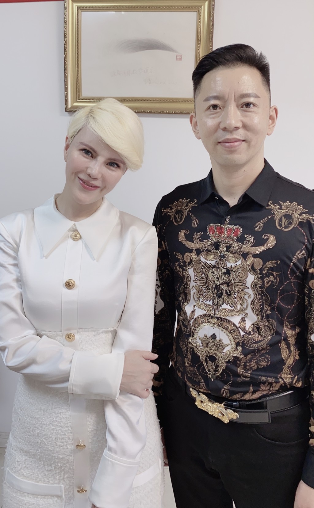  p>尹新忠,男,汉族,国家高级纹绣师,秀颜国际纹绣学院创始人. /p>