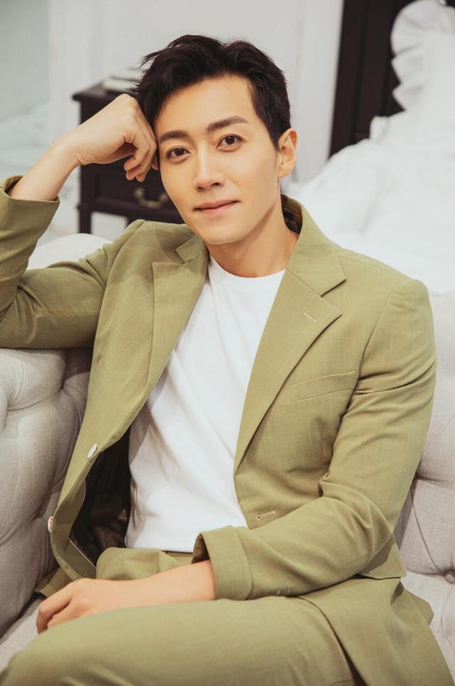  p>宋晨,1990年6月28日出生于河南省安阳市,中国内地影视男演员,毕业