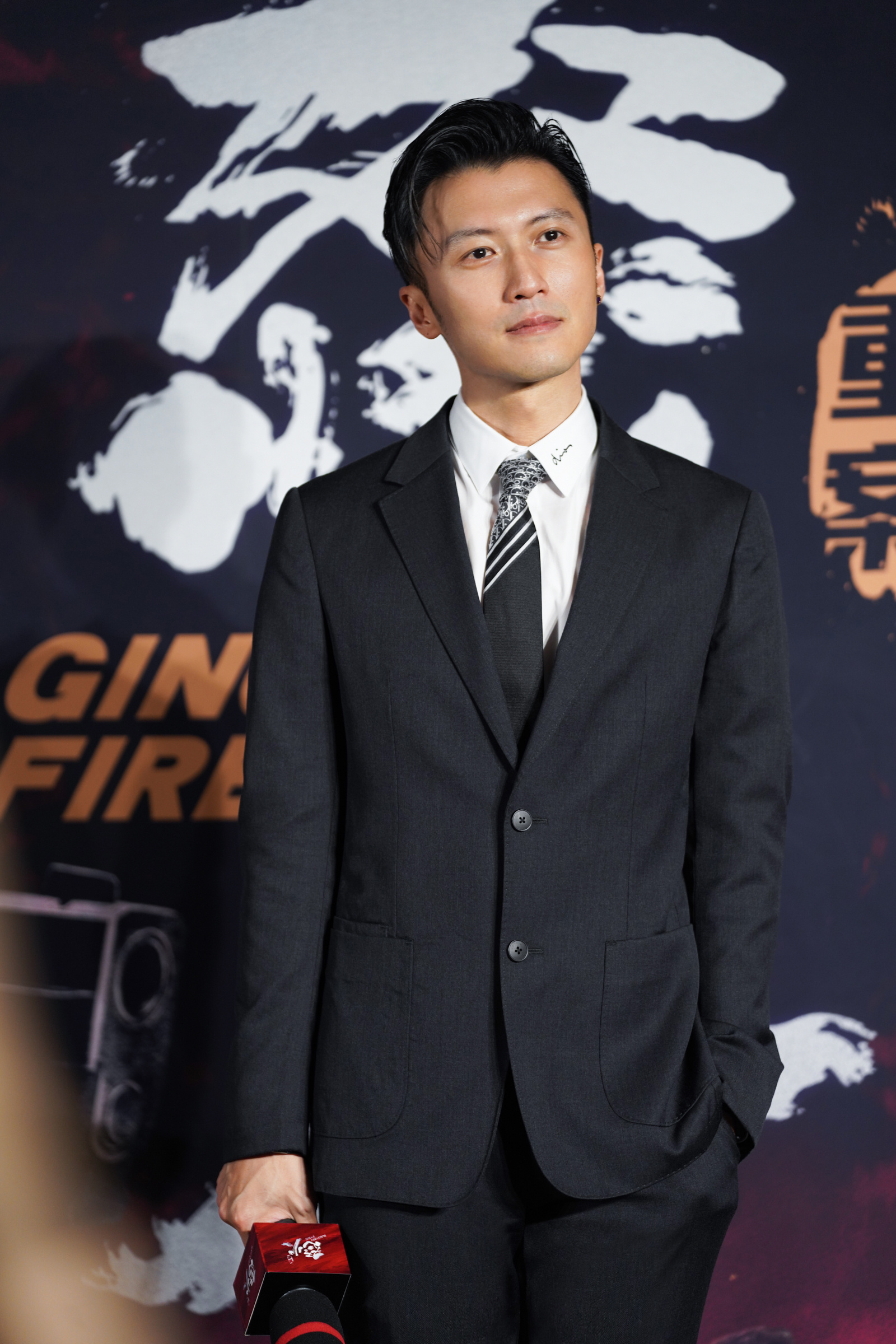 香港,祖籍广东番禺,华语男歌手,演员,音乐创作人,制作人,主持人,青年 