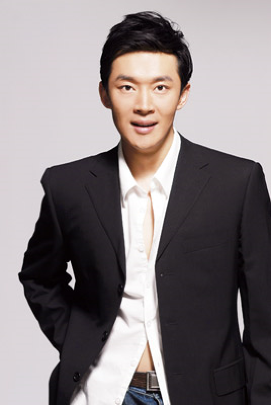  p>《车站》是曹磊演唱的歌曲,由曹磊作词,编曲,林垂立作曲,收录于