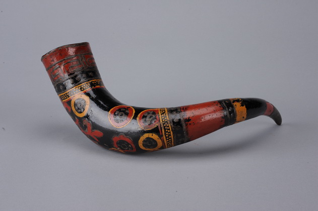 清彩绘牛角酒杯