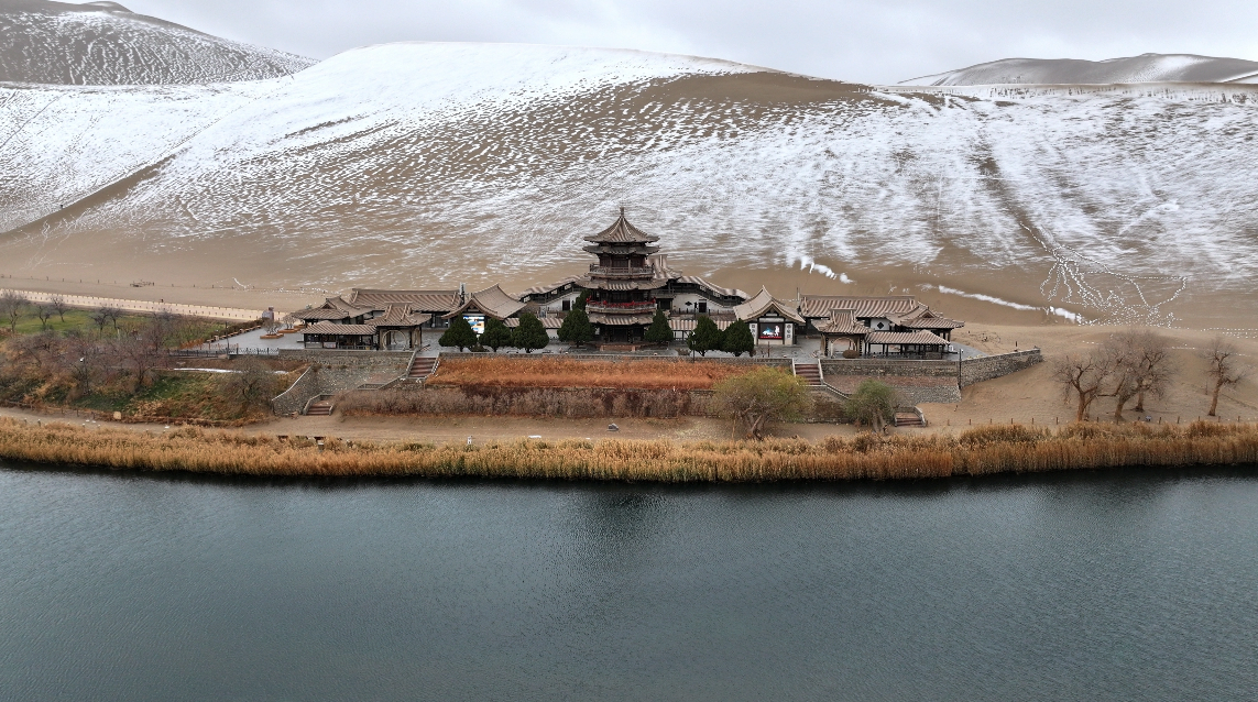 酒泉酒泉月牙泉,酒泉莫高窟_大山谷图库