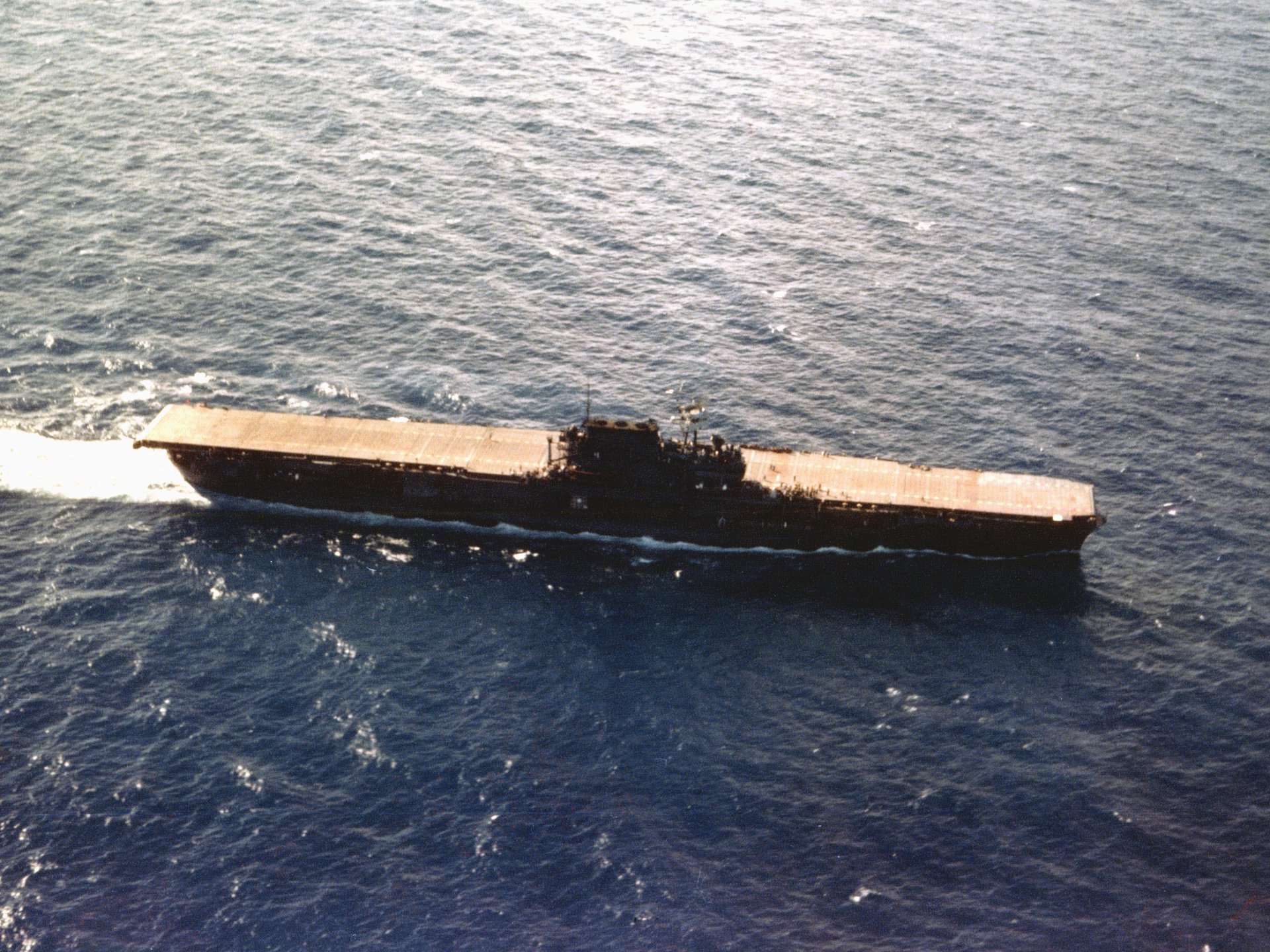  p>企业号航空母舰(英文:uss enterprise,舷号:cv-6,中文:常被意译为"