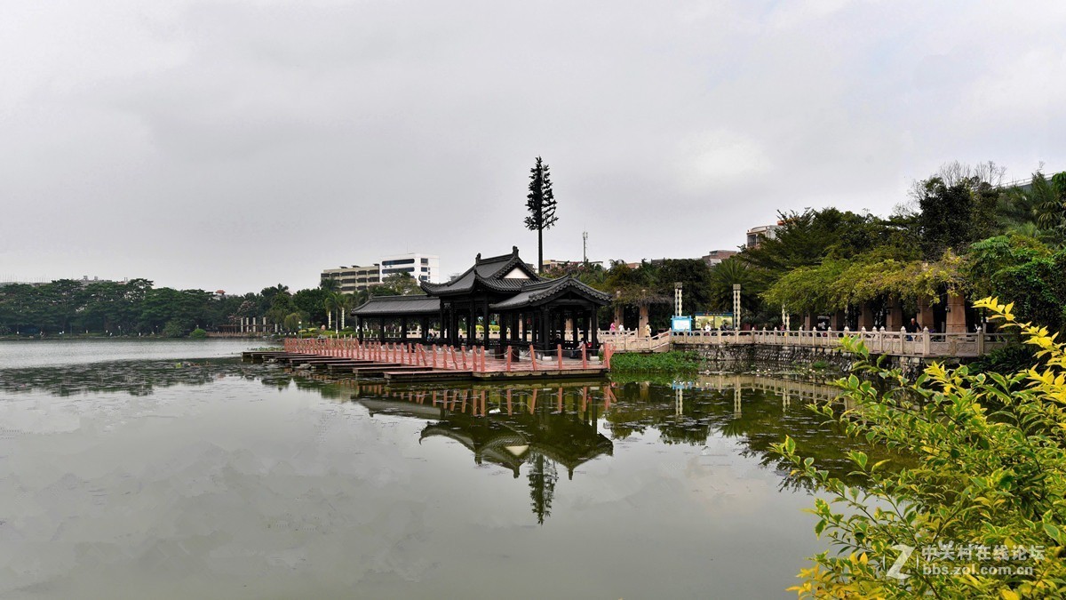 data-lemmaid="7553853">贵港市 /a>城区东侧,与东湖公园相连,总面积