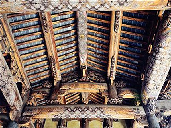  p>民间建筑中的梁架,不仅具有结构功能意义,还富于结构美与装饰美.