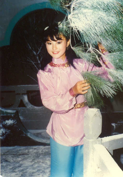  p>李赛凤,1965年2月14日生于 a target="_blank" href="/item/香港