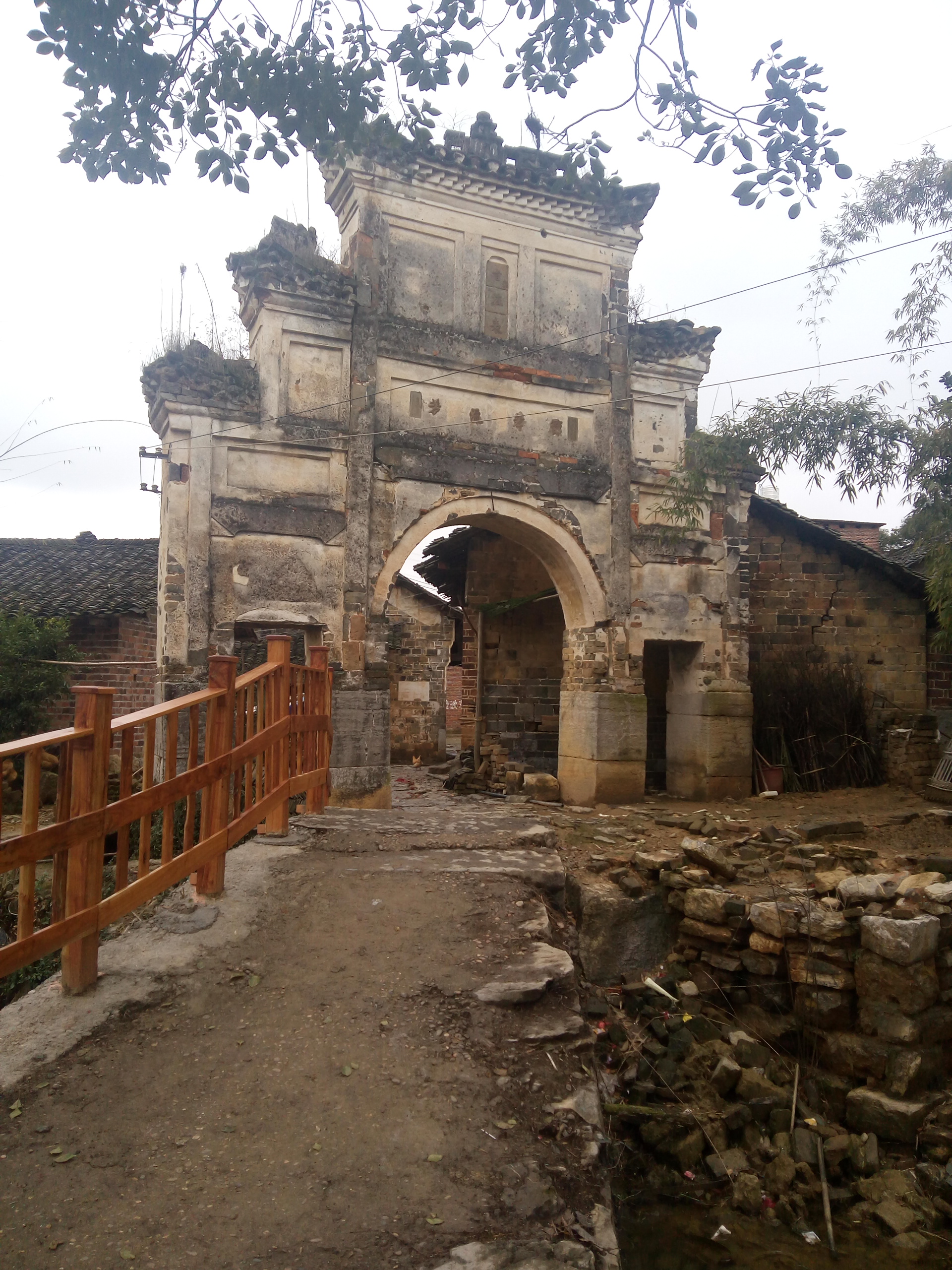  p>明塘黄家古建筑群位于永州市冷水滩区上岭桥镇明塘村,始建于清朝