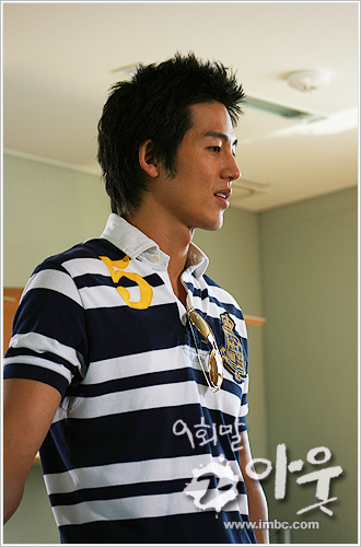  p>李廷镇 i>(         ,lee jung jin) /i>,1978年5月25日出生于韩国