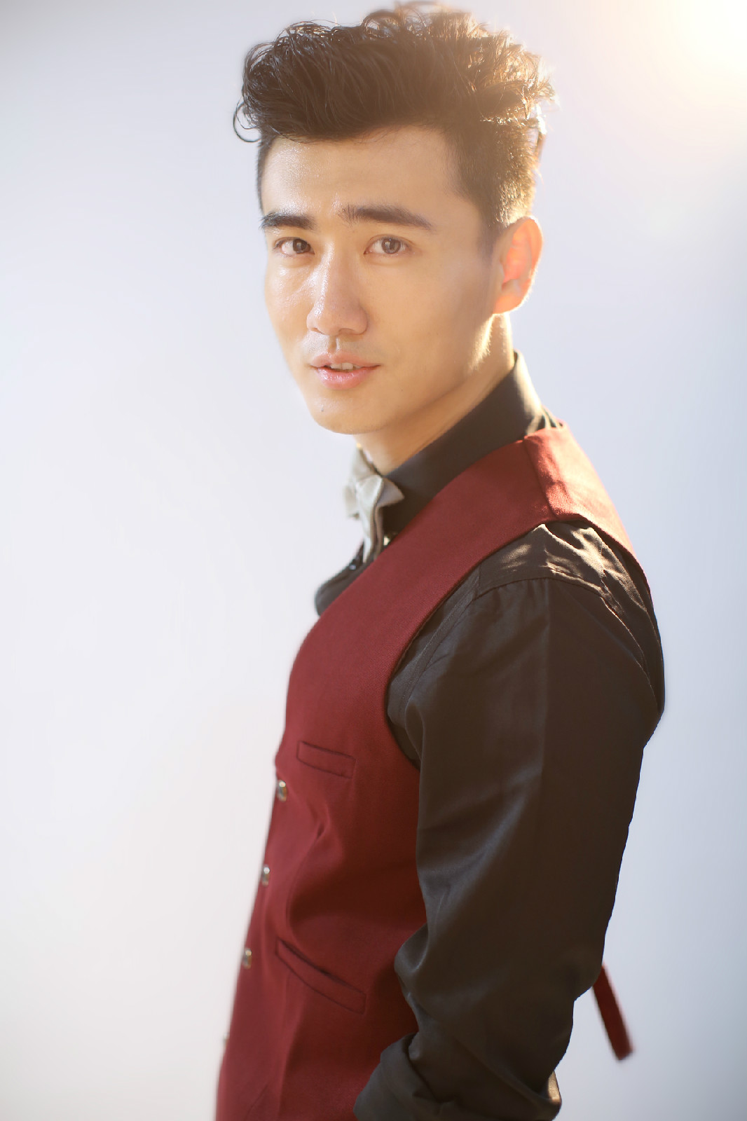  p>王博,出生于河北,影视演员,毕业于 a target="_blank" href="/item