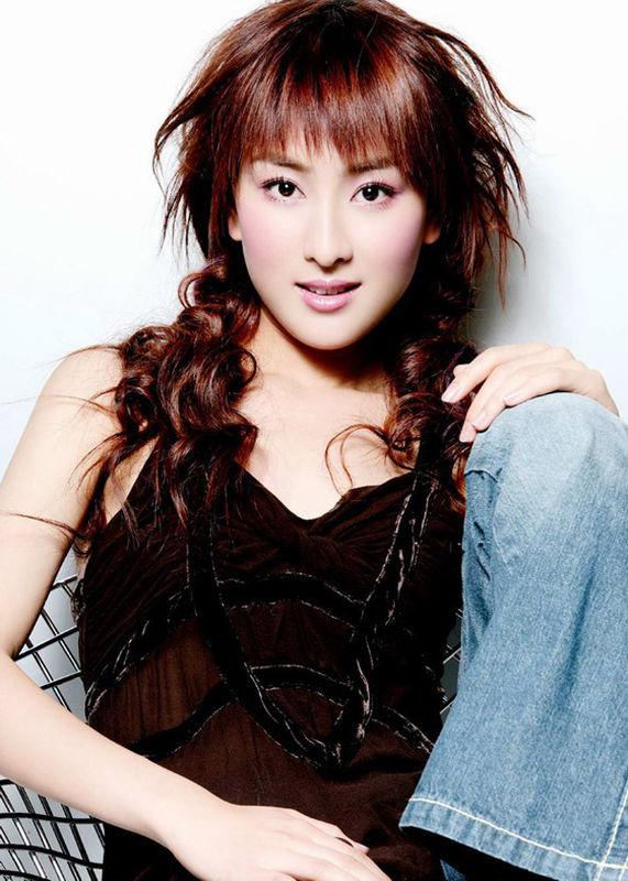  p>马苏,1981年2月17日出生于黑龙江省哈尔滨市,中国内地影视女演员