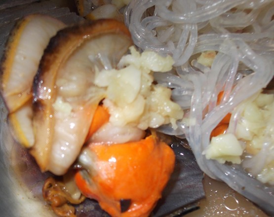  p data-id="gnbl04uyie">蒜蓉蒸带子是一道广东省的传统名菜,属于