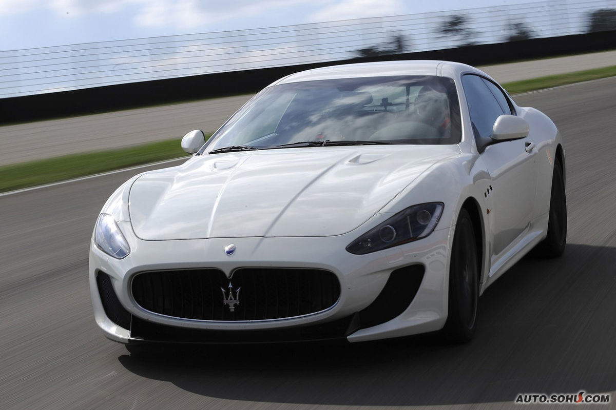 全称"玛莎拉蒂gran turismo",是一款适合长距离高速行驶的豪华轿跑车