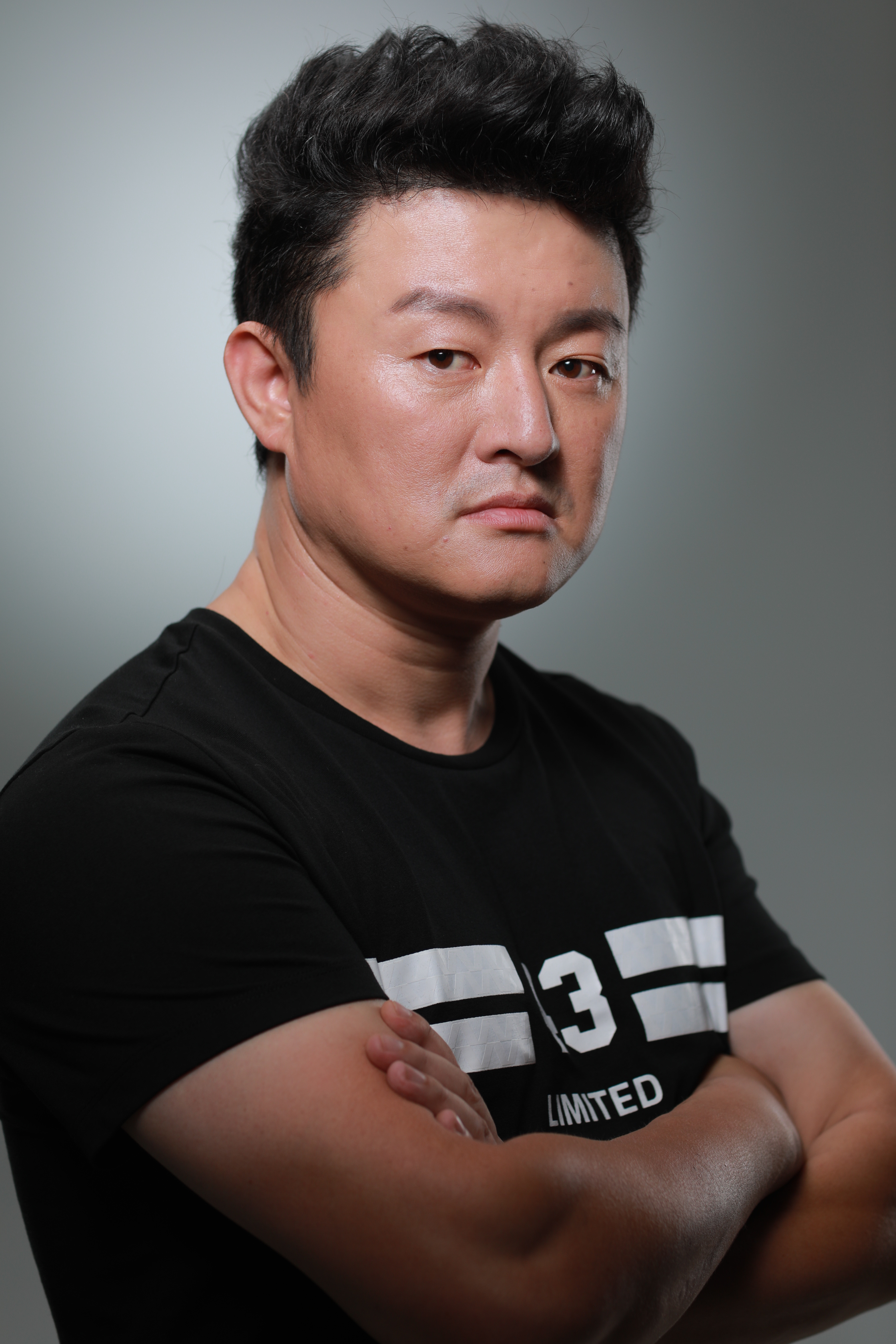  p>张磊,青岛人,中国内地青年影视演员, a target="_blank" href="