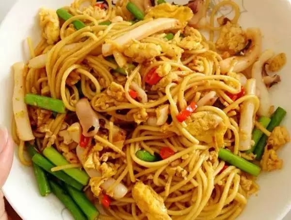 洋葱青菜素炒面