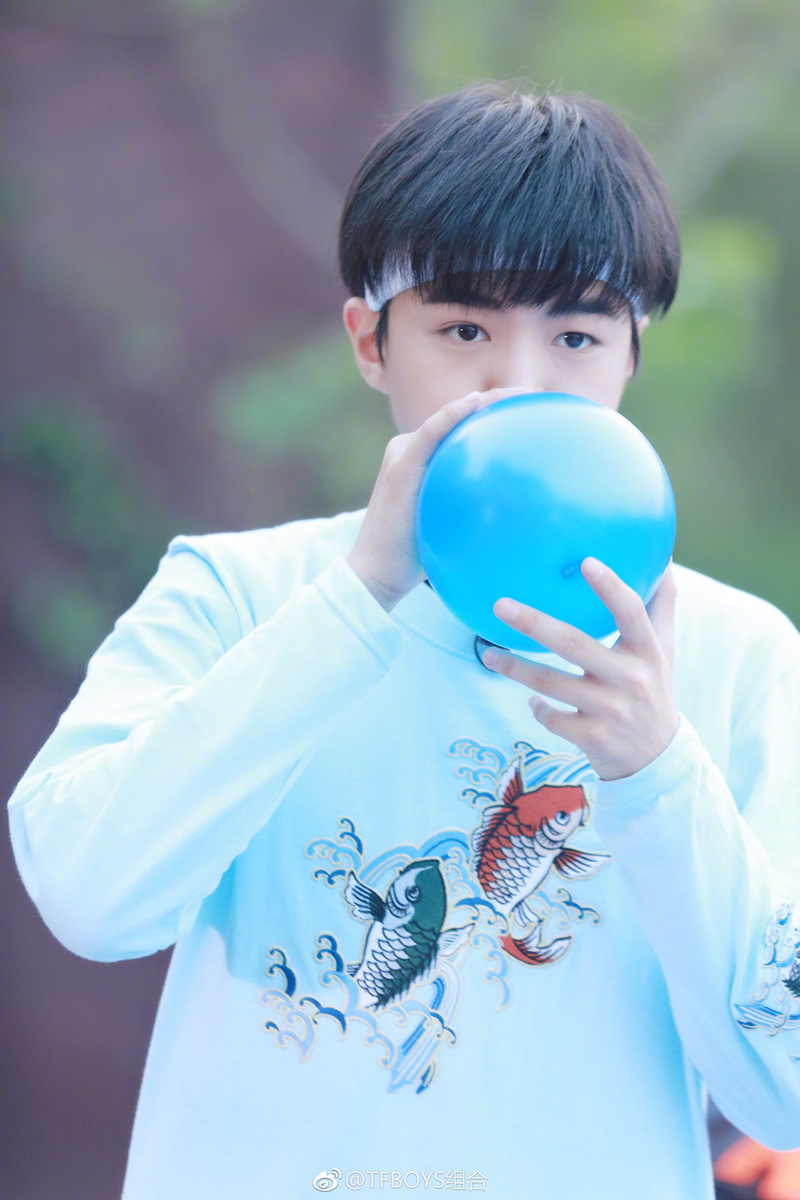  p>王俊凯,1999年9月21日出生于重庆市,中国内地流行乐男歌手,影视