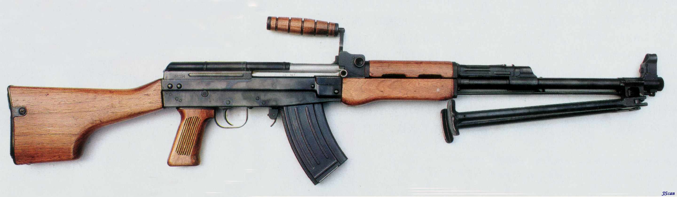 与 a href="#" data-lemmaid="3726825">81式自动步枪 /a>, a href="