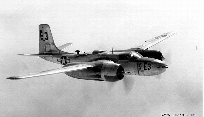  p>轰炸机是一座空中堡垒,除了投常规炸弹外,它还能投掷 a href="#"