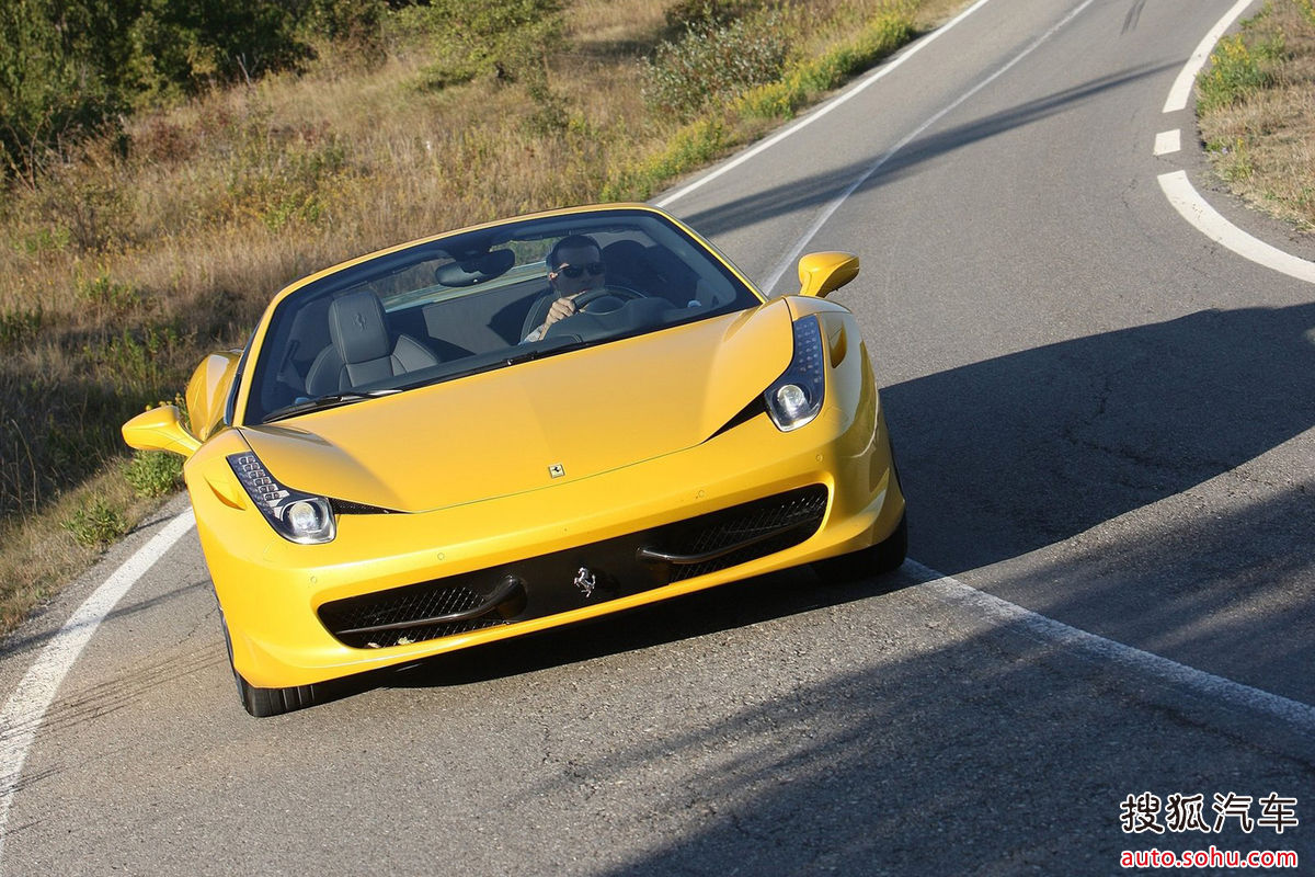  p>法拉利是举世闻名的赛车和 a target="_blank" href="/item/运动