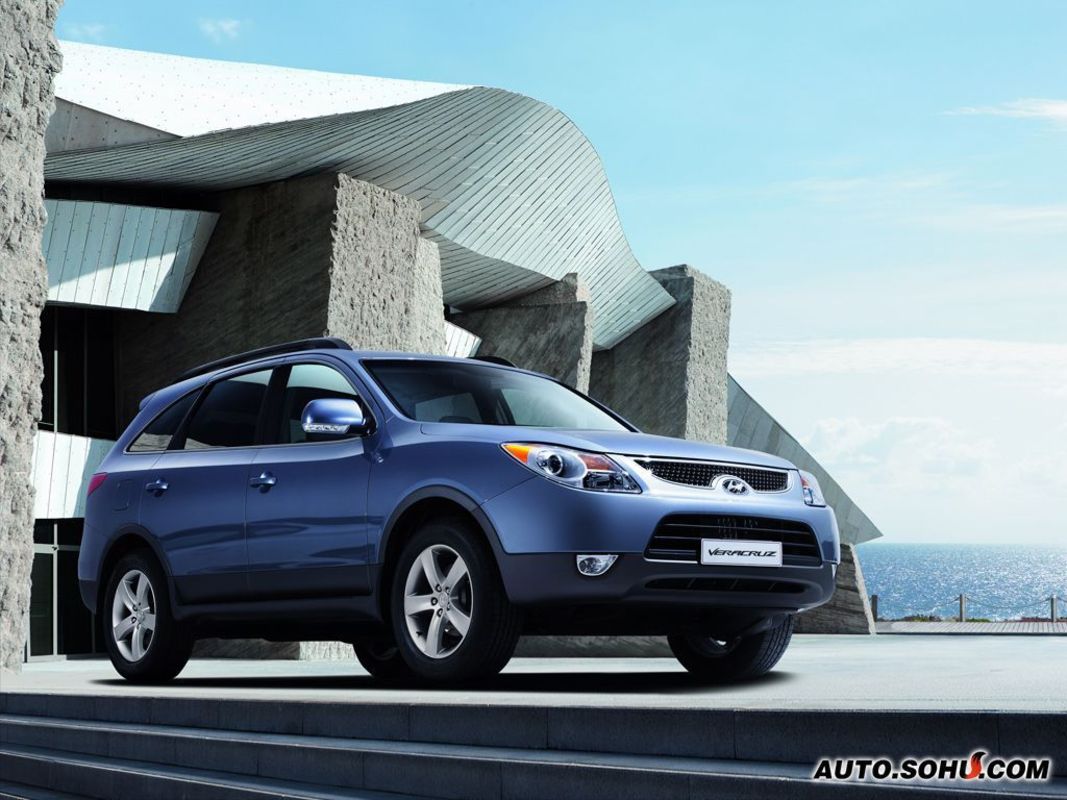  p>现代维拉克斯是一辆进口汽车,该车外观整体线条圆润,柔和,综合油耗