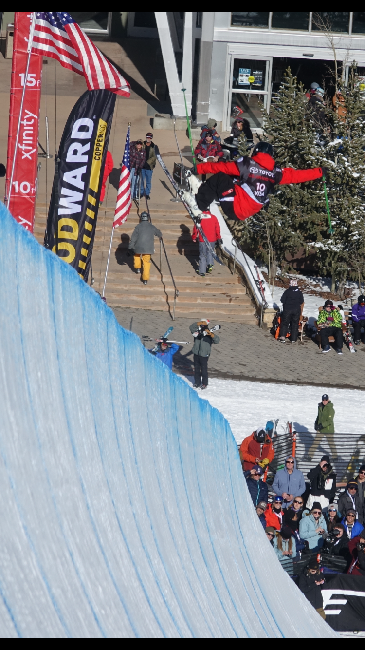 自由式滑雪u型场地