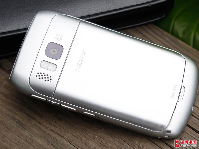  p>诺基亚一款于2011年上市的经典全键盘手机.