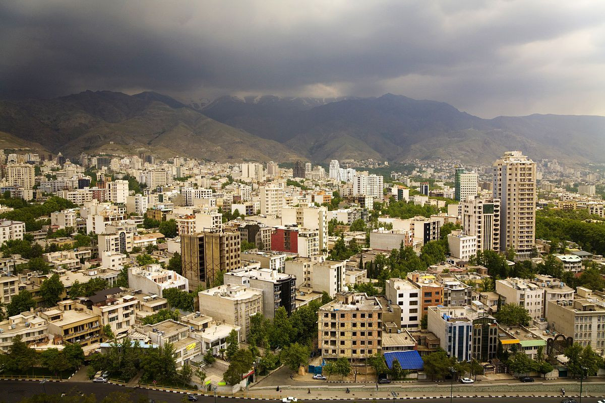 ">波斯语 /a> /b> b>:             ,tehrān 英文:tehran /b>)是 a