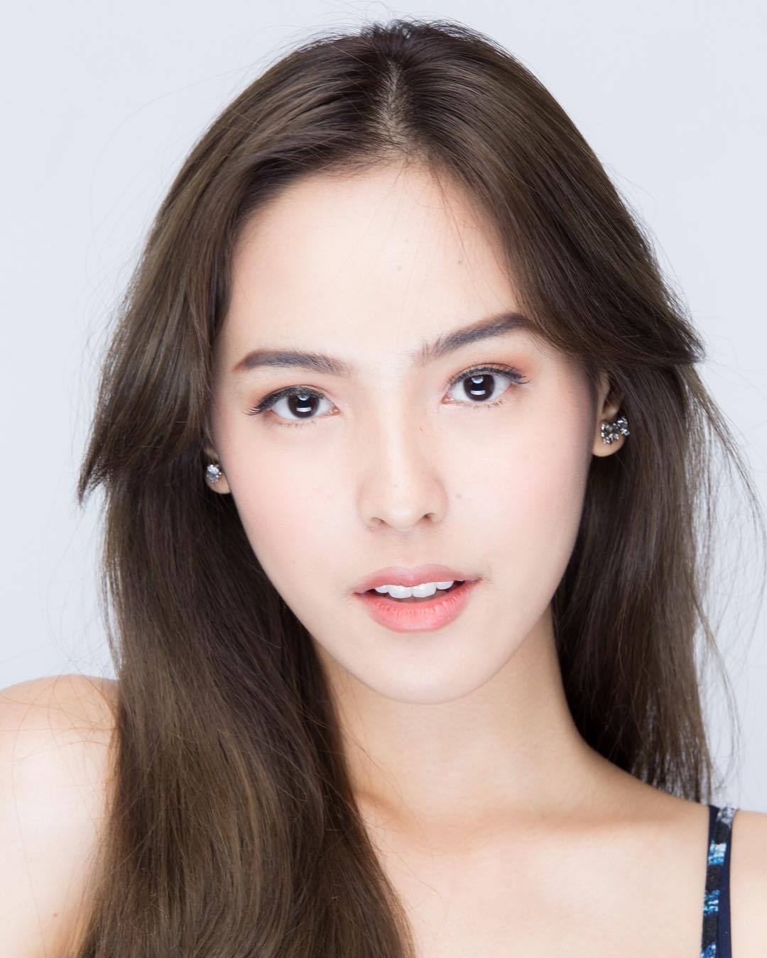  p>西琳娜·维迪亚芙(mook),1996年7月1日出生于泰国曼谷,泰国女演员.