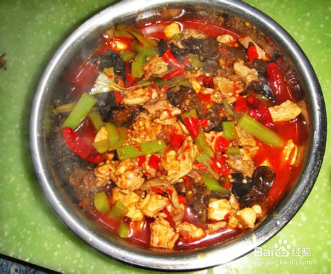 木耳金针焖兔肉