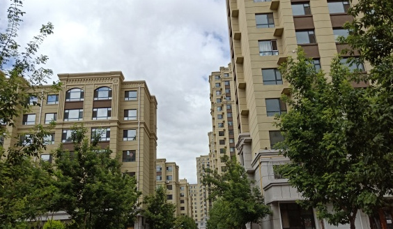  p>一品华城二期位于长春市农安县农安县,共计房屋1019户. /p>