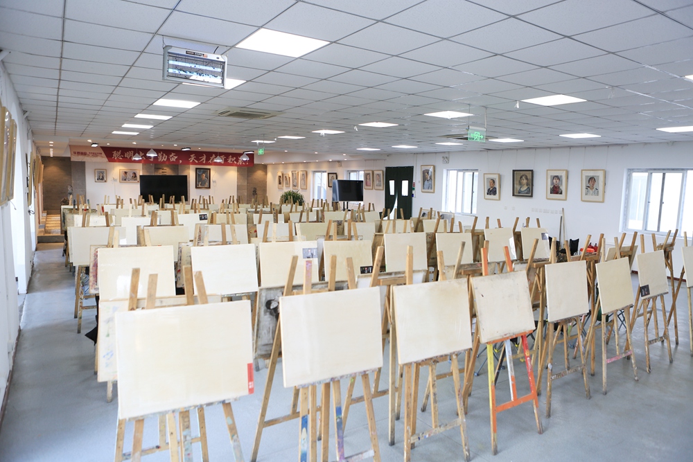  p>华卿画室隶位于北京市通州区宋庄镇佰富苑18号,属于 a target="