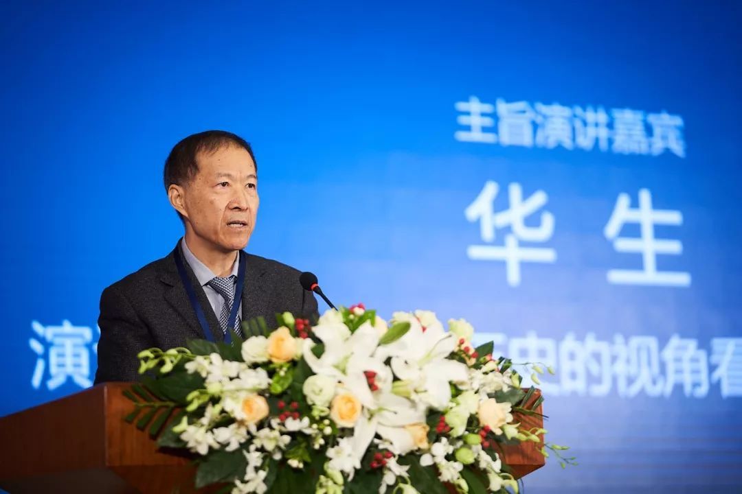 15岁下乡务农，33岁成为国宝级专家，54岁娶回正部级美女作家！_百科TA说