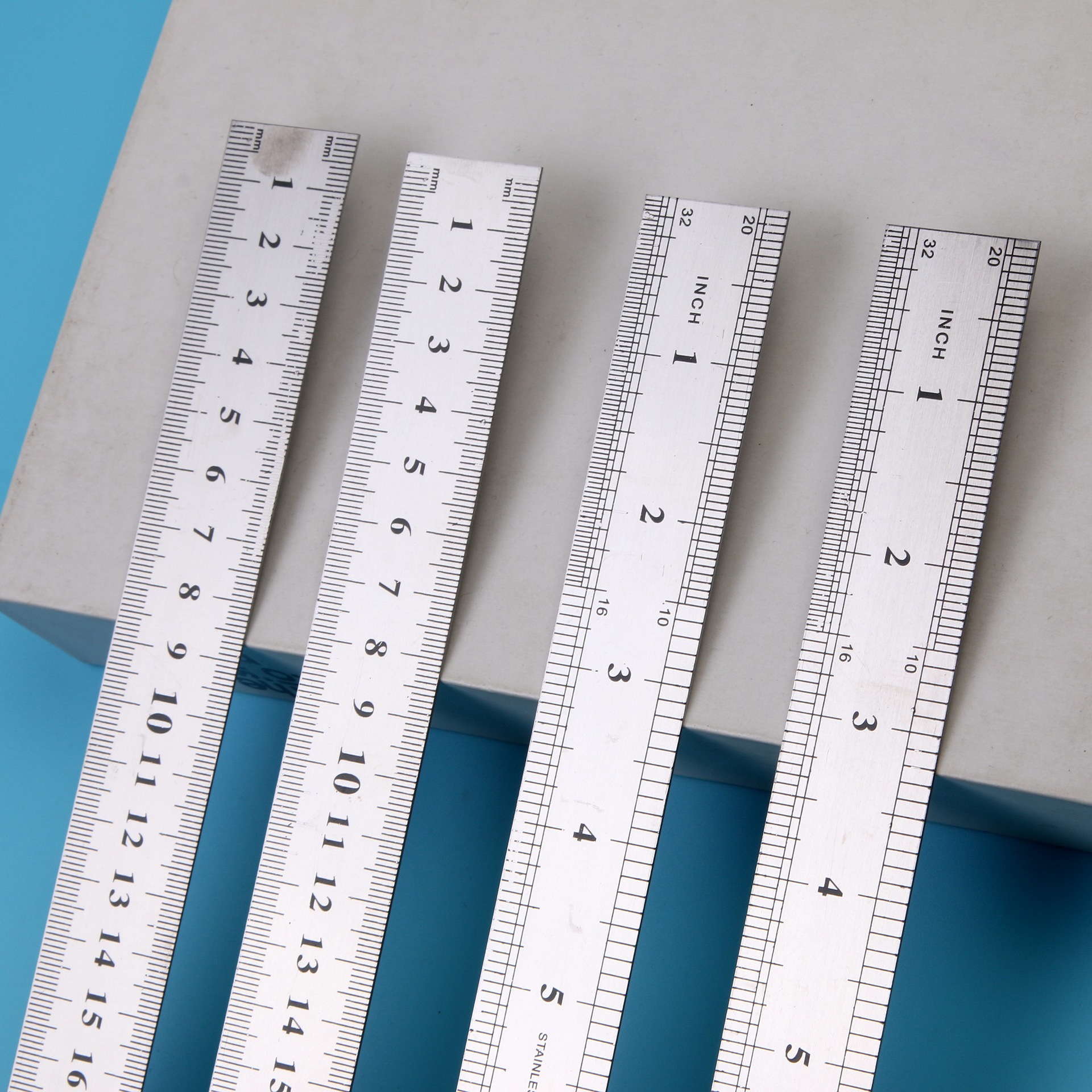  p data-id="go00f15pk7">尺子又称量尺,刻度尺,是用来画 a target="