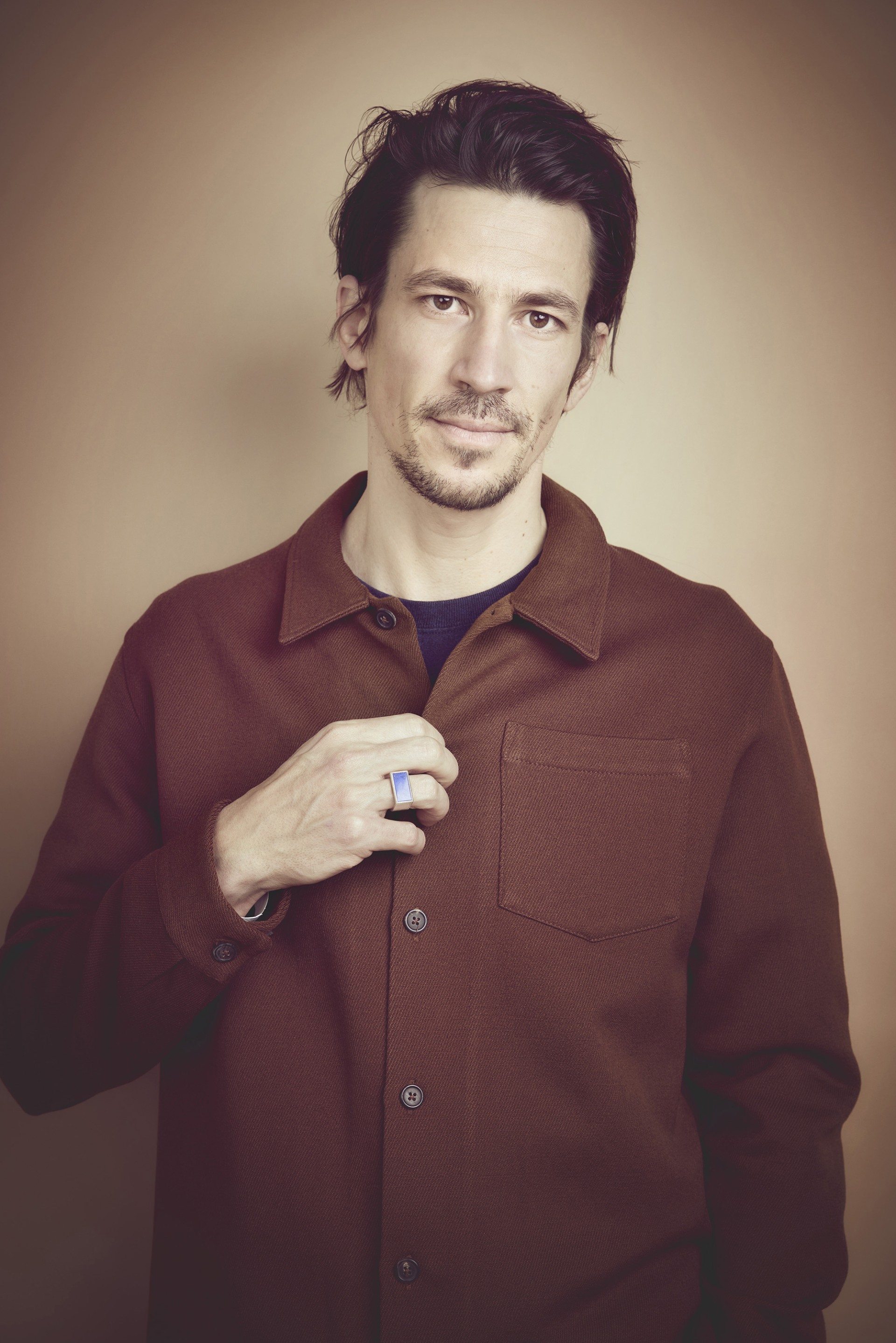 koch),1982年7月2日出生于瑞士卢塞恩,瑞士导演,编剧,制片人,演员