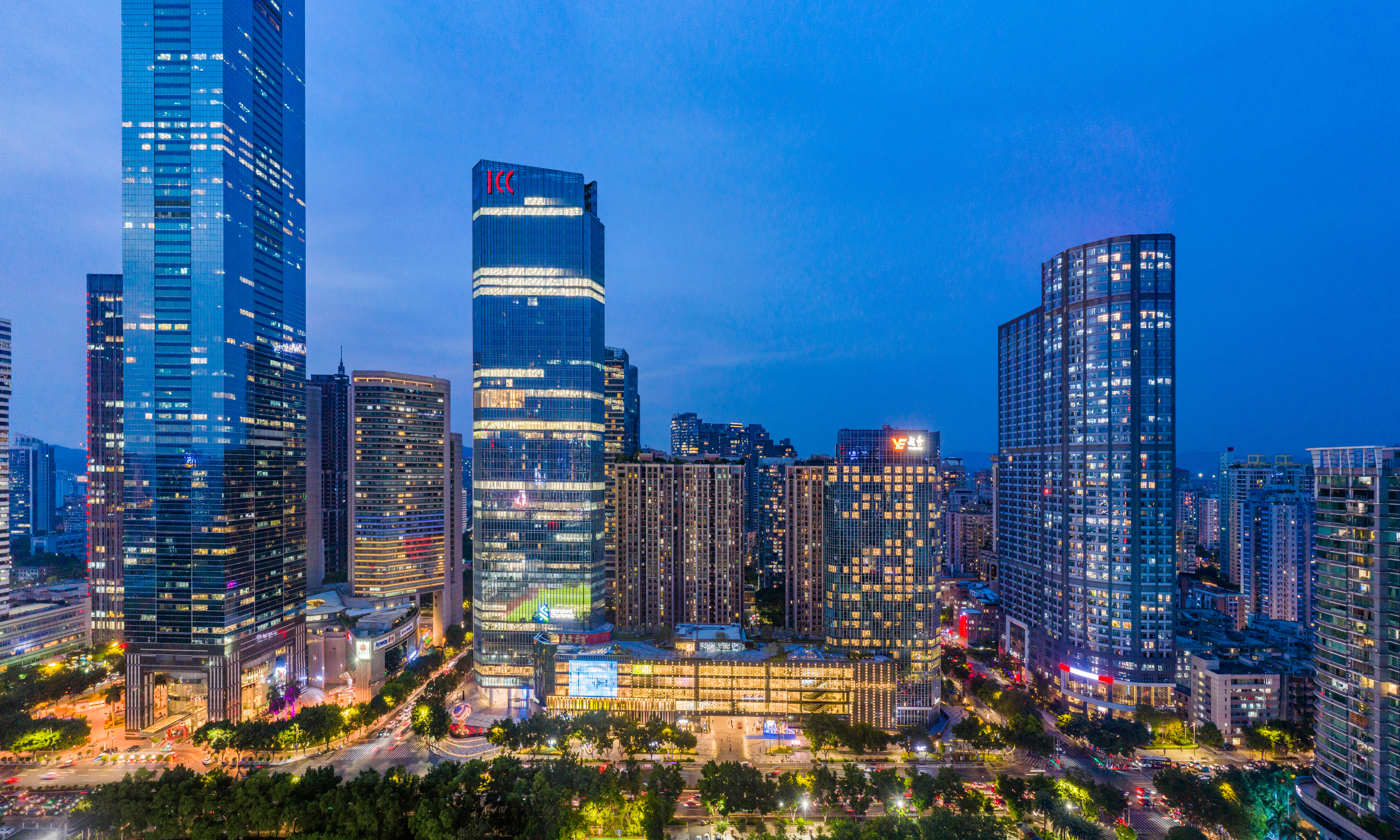  p>广州环贸中心位于广东省广州市天河区,先后获颁"5g数字经济大厦""