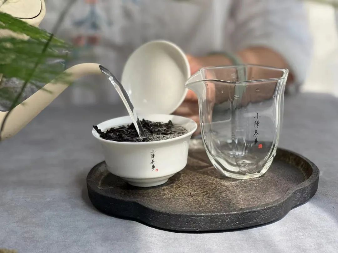 盖碗泡茶的正确步骤，从烫壶温杯到分茶，看看你都做对了吗？_百科TA说
