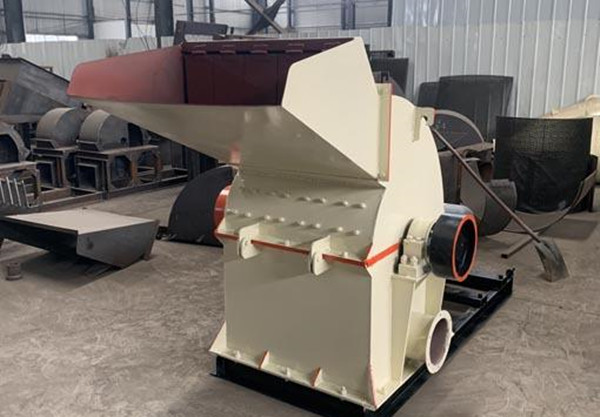  p>木材粉碎机器是一种新型的生产木粉前道生产理想的木工机械设备