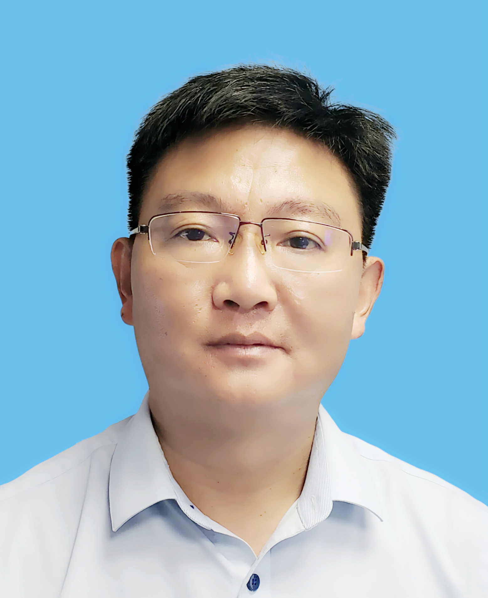 现任重庆市丰都县委农业农村工作委员会书记,县农业农村委员会主任.