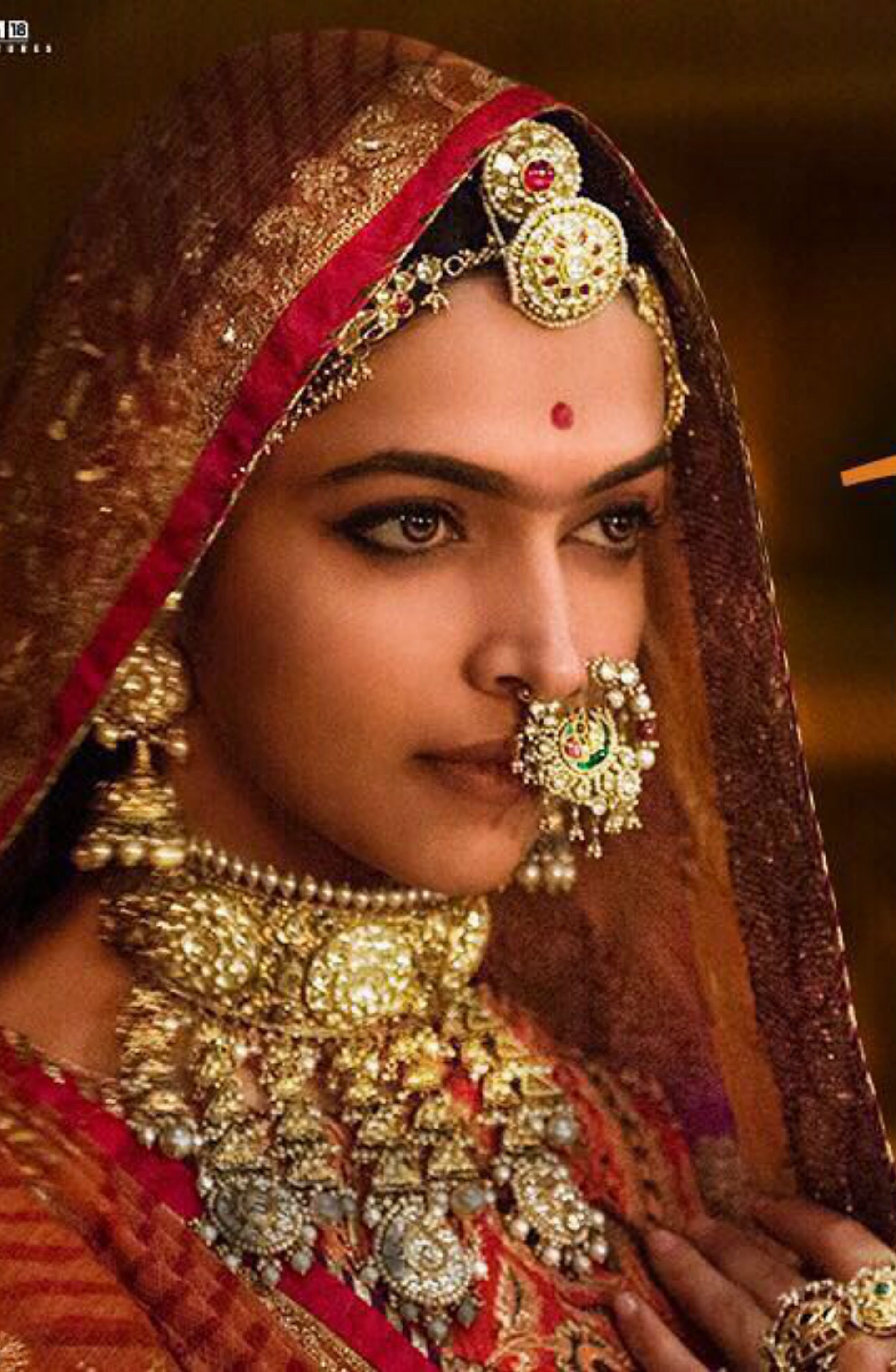 《印度艳后》是桑杰·里拉·彭萨里执导的历史题材战争电影,由 a