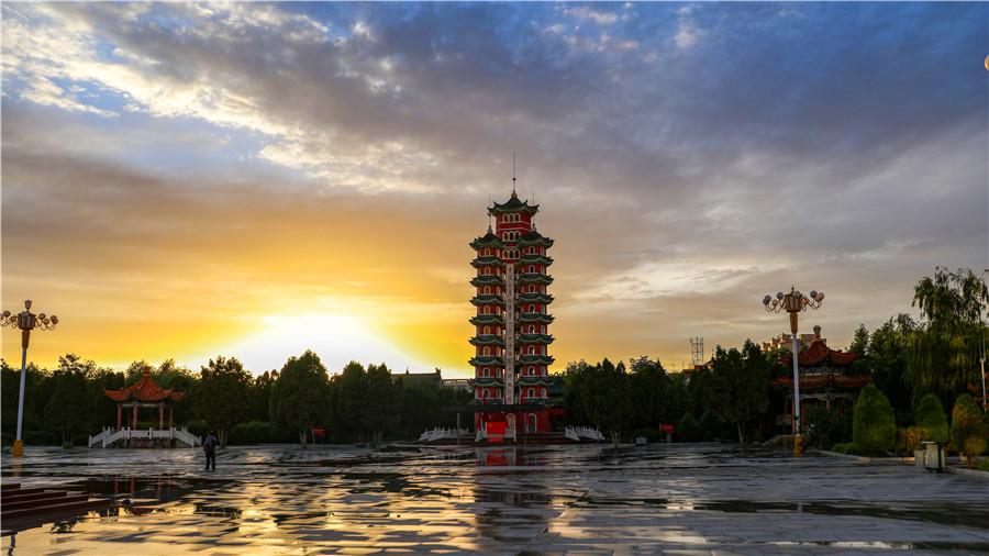会宁红军会师旧址位于 a target="_blank" href="/item/甘肃省/684374